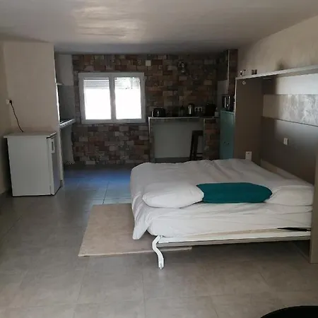 Studio Entre Nimes Et Uzes *