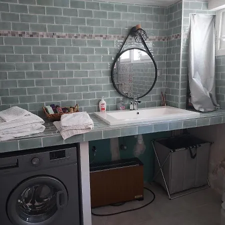 Appartement Studio Entre Nimes Et Uzes Lédenon