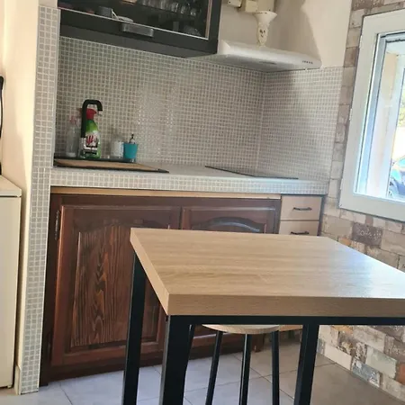 Appartement Studio Entre Nimes Et Uzes