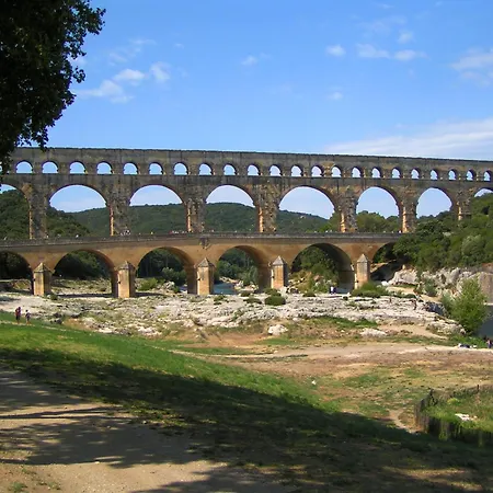 Appartement Studio Entre Nimes Et Uzes Lédenon